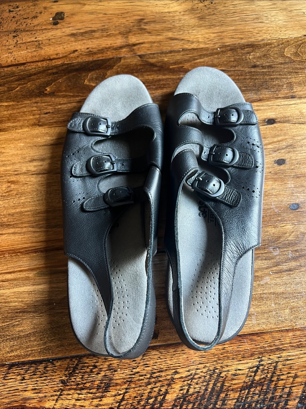 SAS Trio II Like New Black Leather Slingback Sandals Buckle 10.5